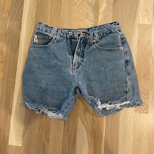 GUESS mid length shorts 🦋